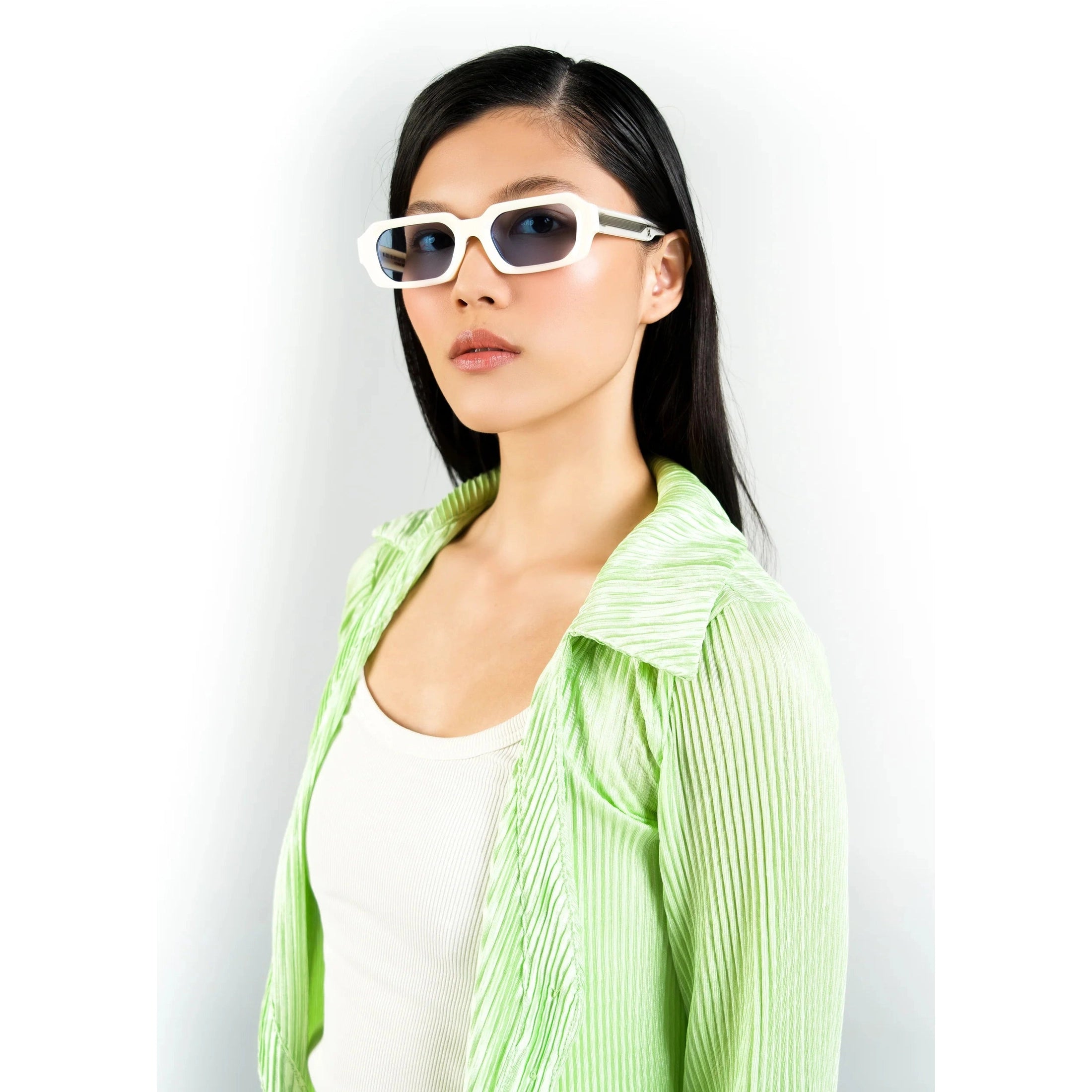 Naken Cream / Blue Photochromic