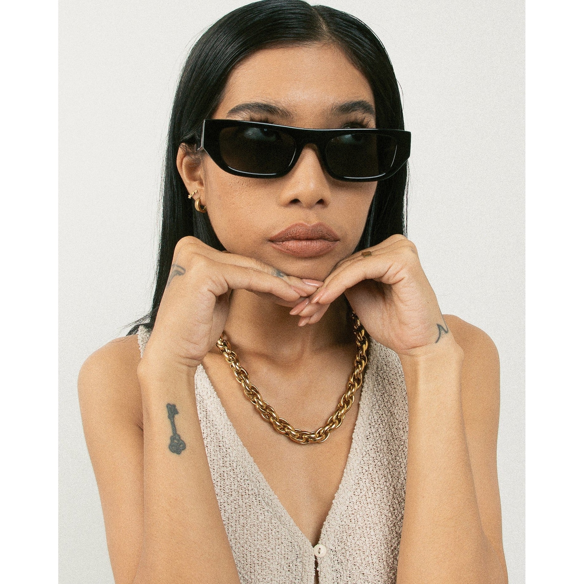 Dostyk Avenue Gloss Black